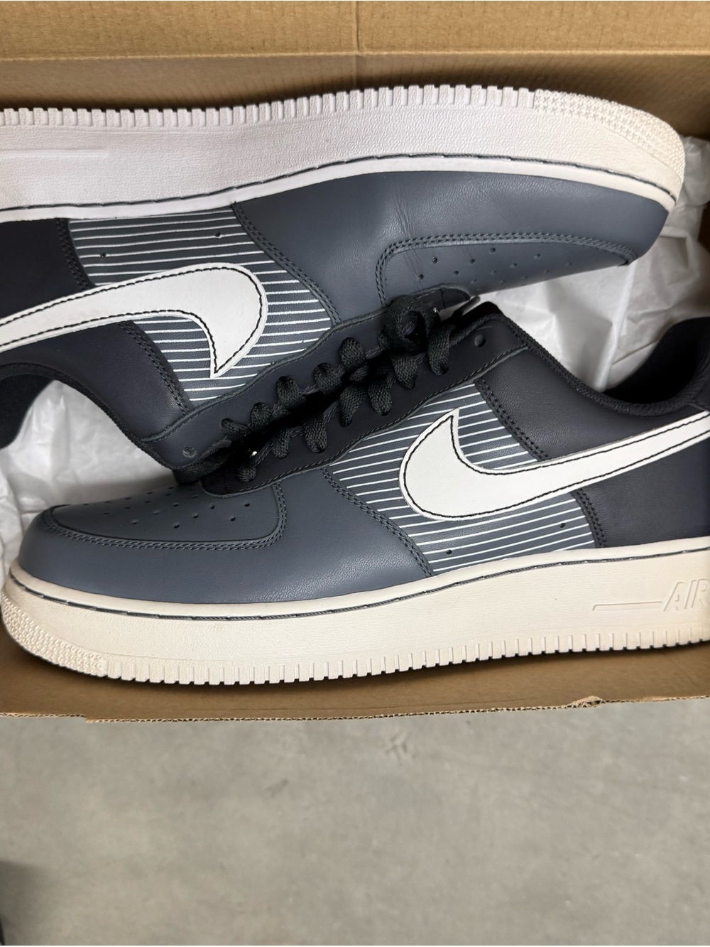 Nike Low-Top Sneakers in Dark Gray & White